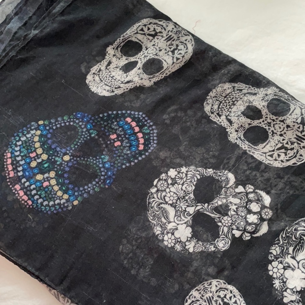 Skull shawl